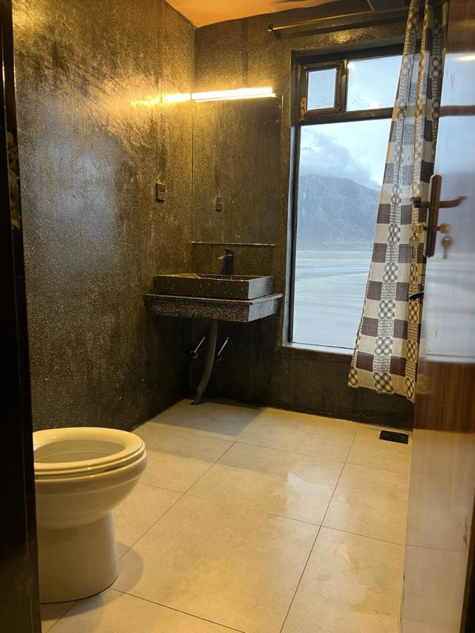 Eat And Read Hotel Skardu Zimmer foto